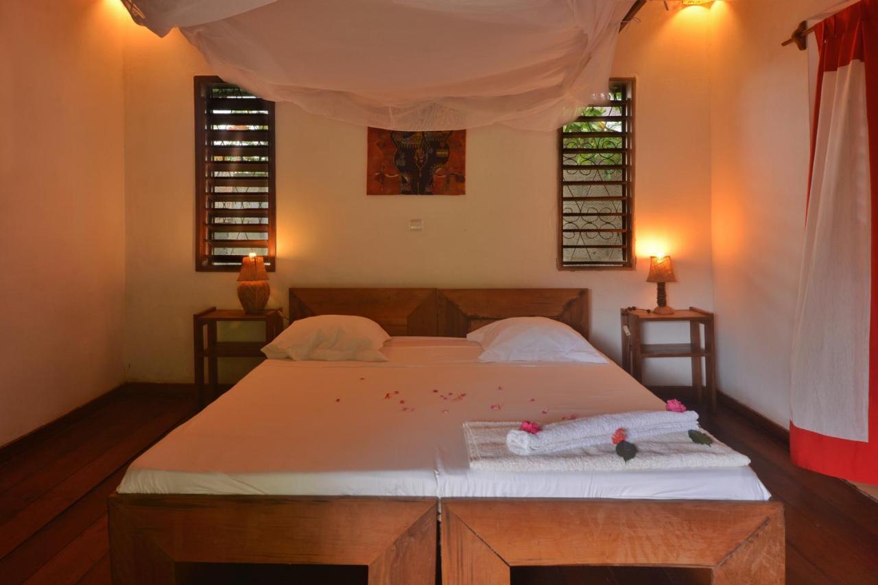 Hotel Benjamin Ambatoloaka  Bagian luar foto