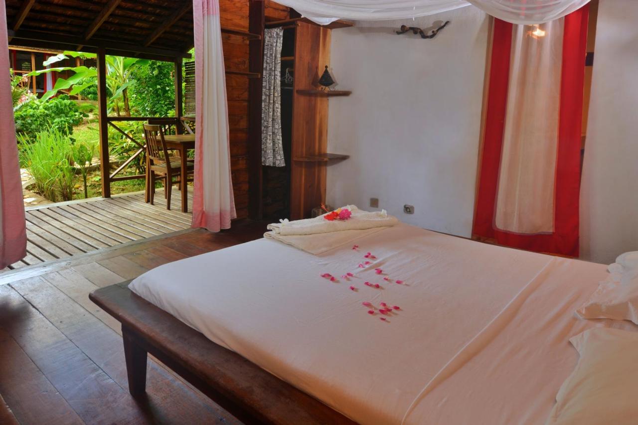 Hotel Benjamin Ambatoloaka  Bagian luar foto