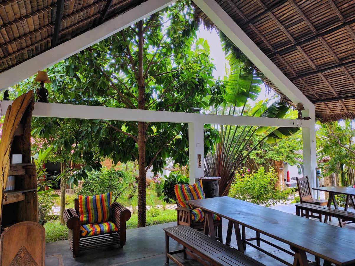 Hotel Benjamin Ambatoloaka  Bagian luar foto