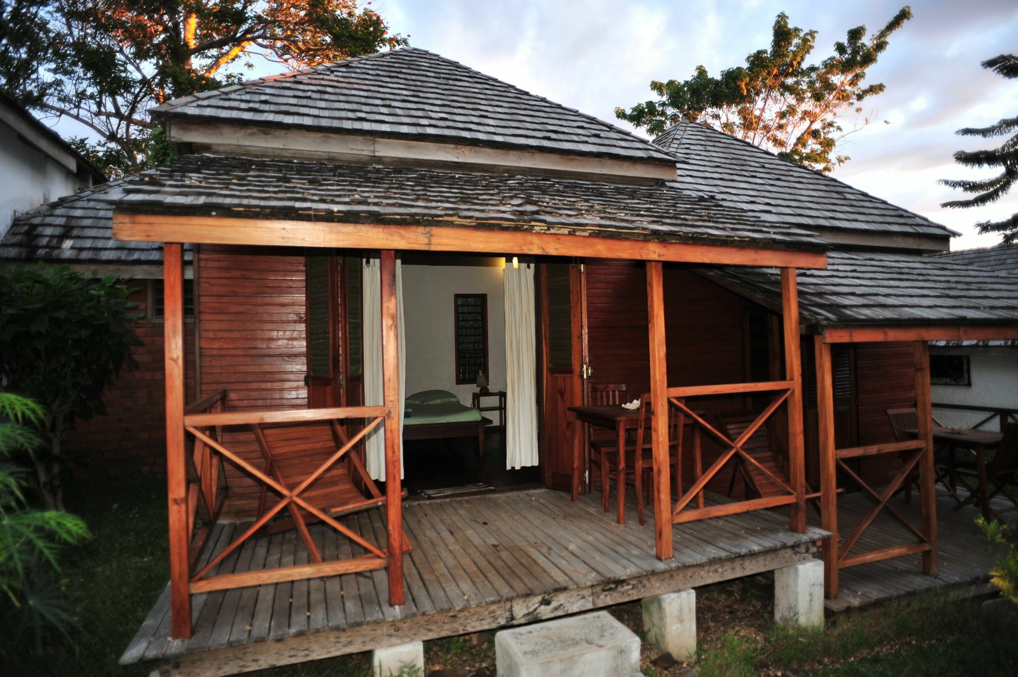 Hotel Benjamin Ambatoloaka  Bagian luar foto